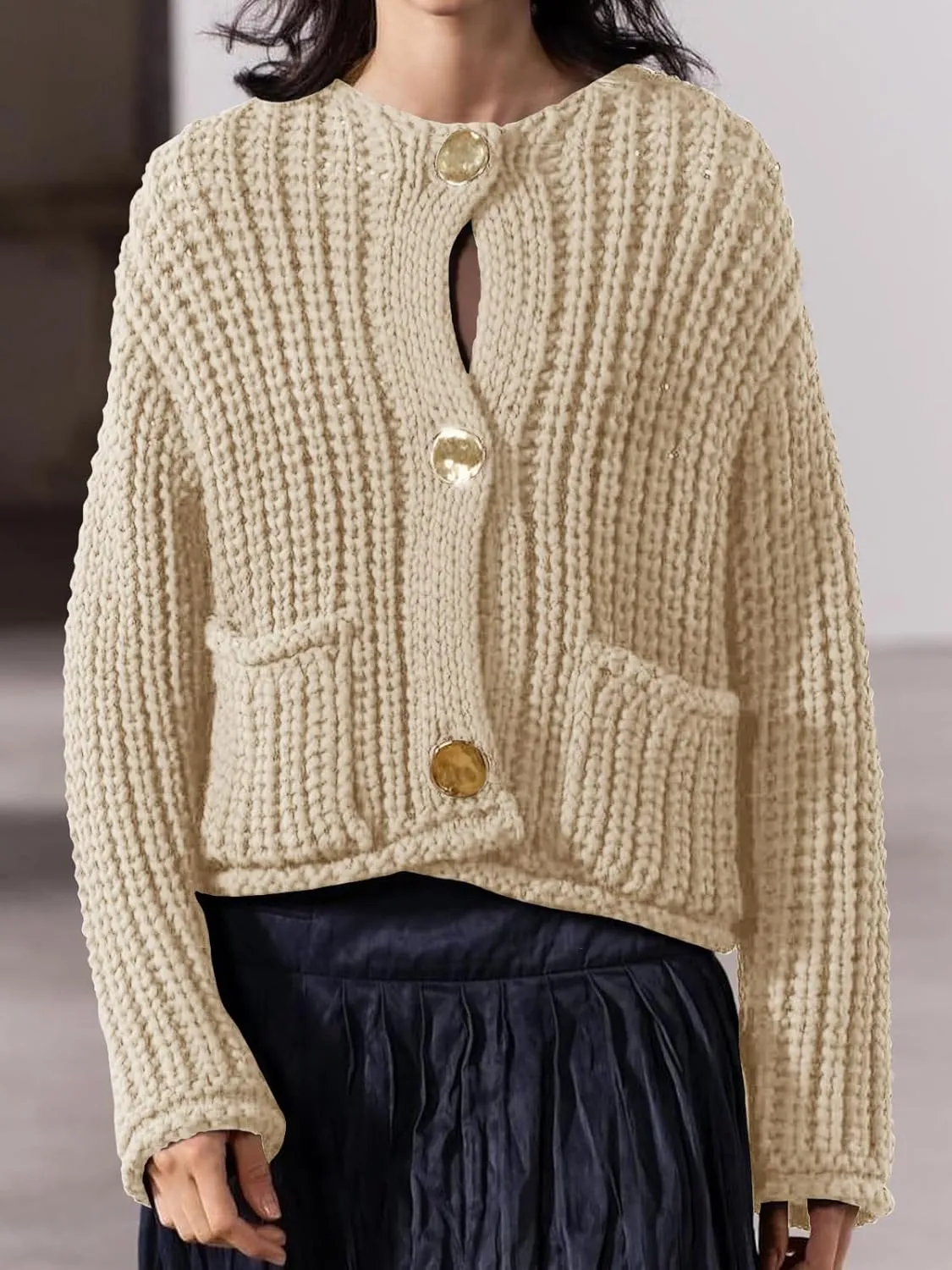 Saodimallsu Womens Button Up Sweaters Fall Chunky Knit Cropped Trendy Crewneck Loose Cardigan with Pockets