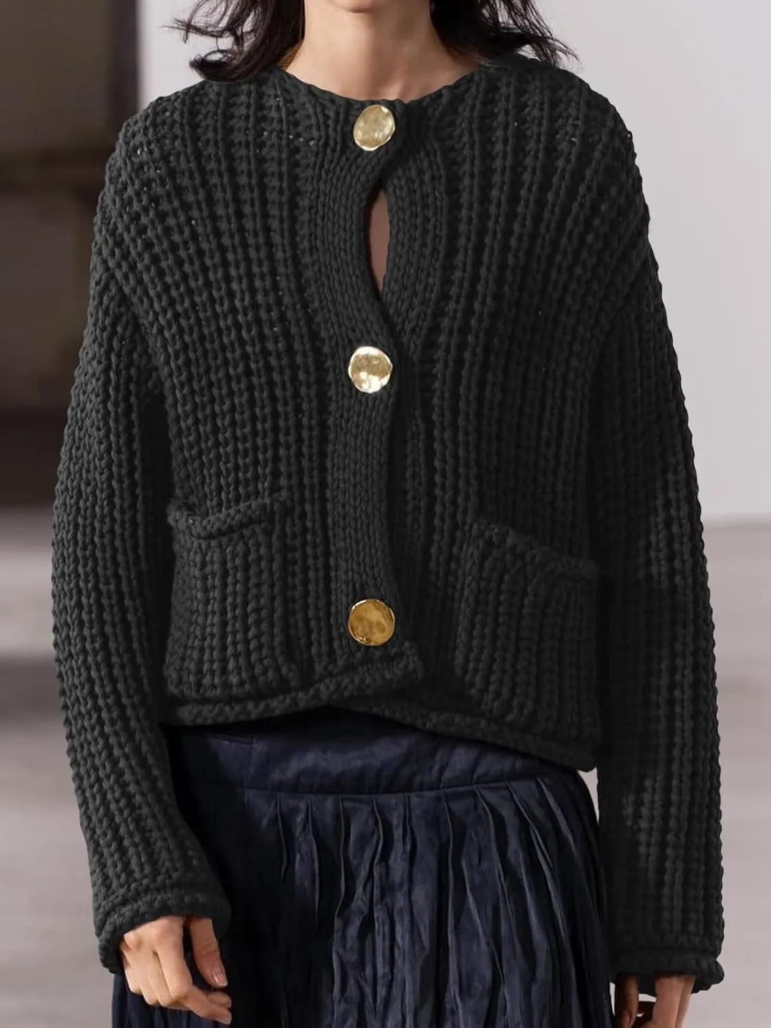 Saodimallsu Womens Button Up Sweaters Fall Chunky Knit Cropped Trendy Crewneck Loose Cardigan with Pockets