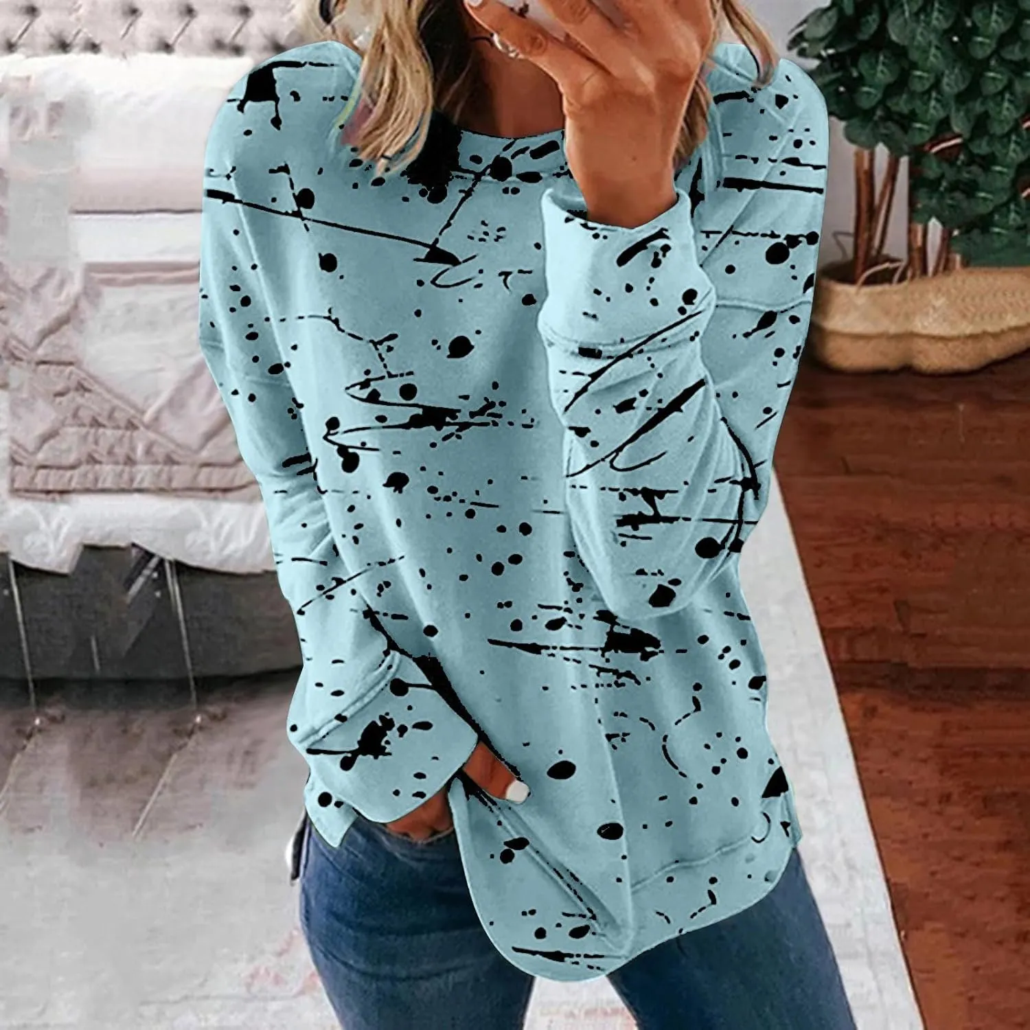 Women's Casual Long Sleeve Sweatshirt Crewneck Casual Loose Fit Graphic Printed Vintage Pullover Tops Fashion Fall 2024