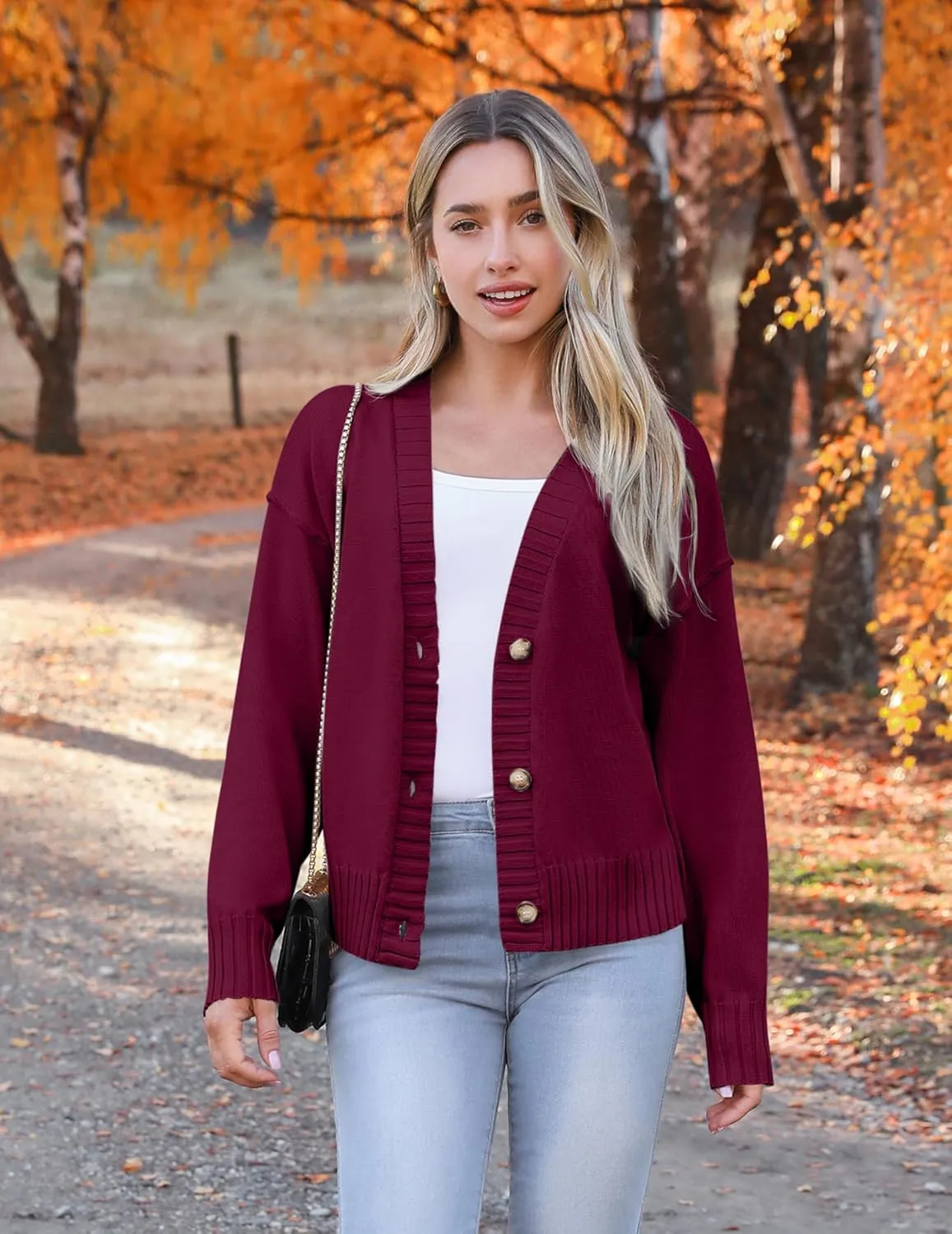 Zeagoo Women's Cropped Cardigan 2025 Fall Button Sweaters V Neck Long Sleeve Cardigans Knit Outwear